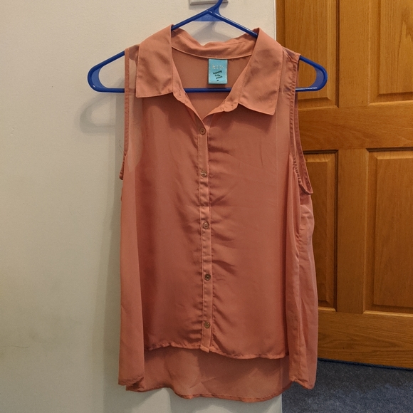 happening in the present Tops - NWOT HIP - Pink Sleeveless Top